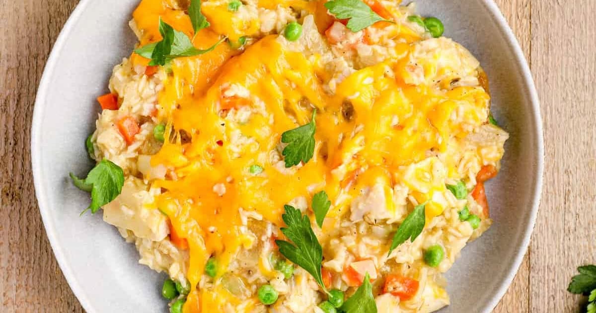Effortless Crockpot Chicken & Rice: Your Ultimate Cheesy One-Pot Meal